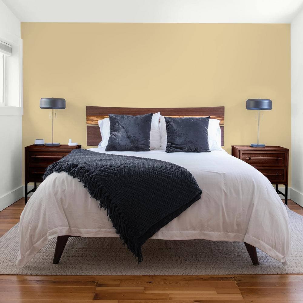 Glidden Diamond 1 qt. PPG1099-4 Subtle Suede Flat Interior Paint with Primer (4)
