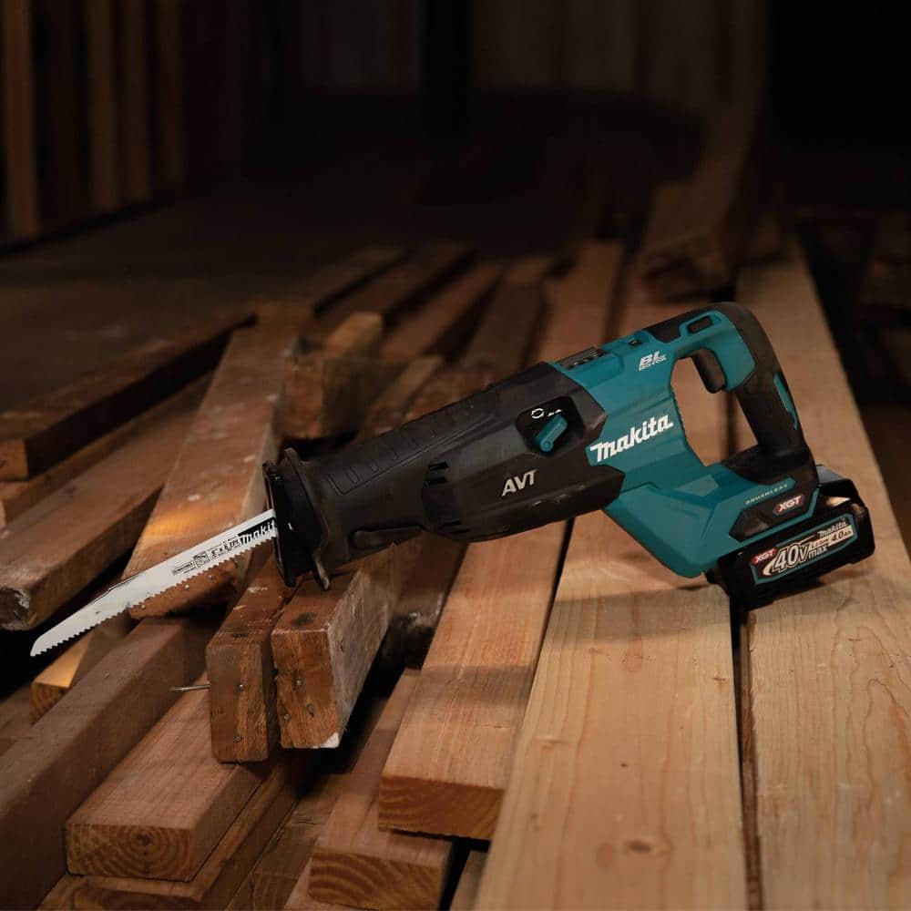 Makita 40V max XGT Brushless Cordless AVT Orbital Recipro Saw Kit, 4.0Ah (4)