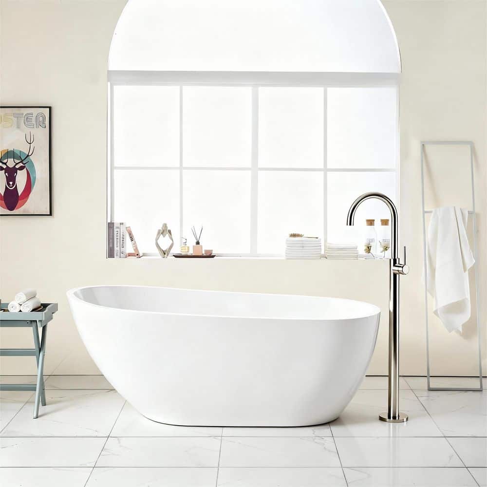 INSTER Contemporary 67 in. x 29.5 in. Soaking Bathtub with Center Drain in Acrylic Finish (1)