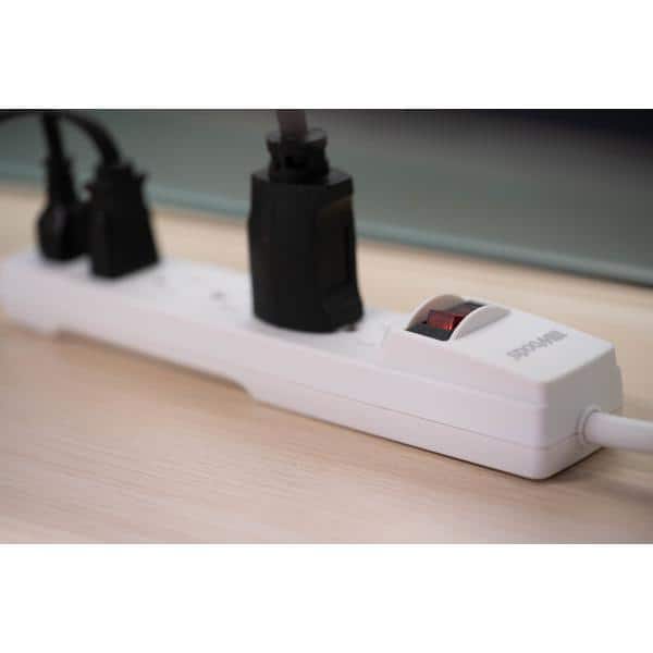 Woods 6 ft. 6-Outlet Power Strip with Overload Protection (3)