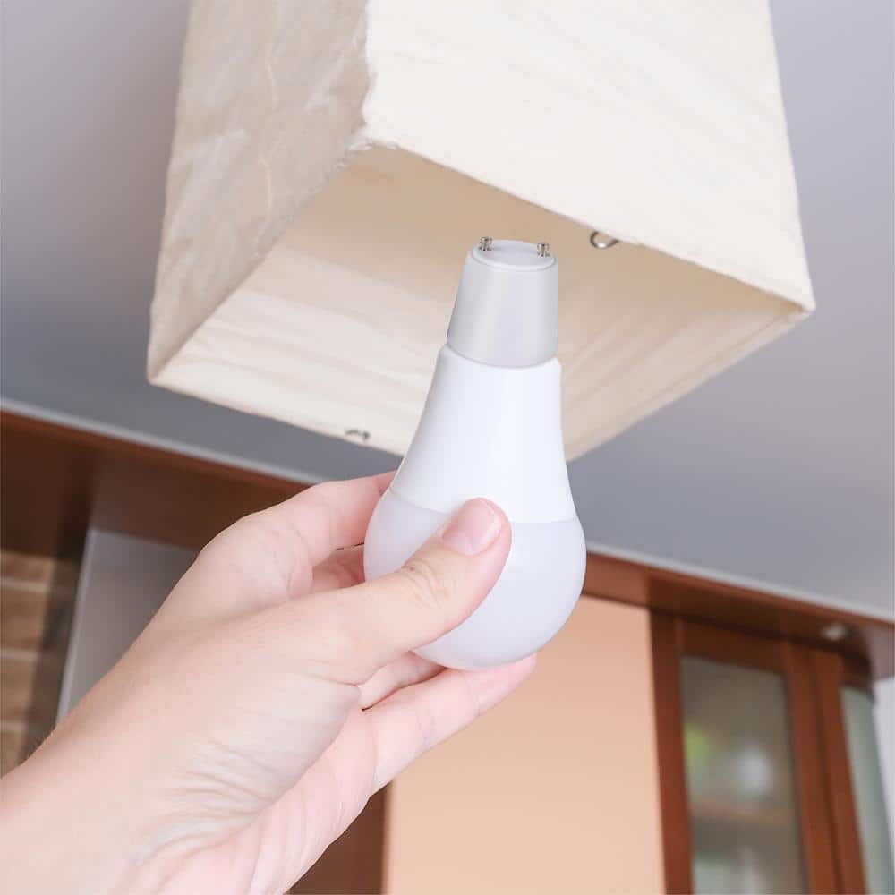 Adamax GU24 to Medium Base (GU24 to E26) Light Bulb Adapter (3)