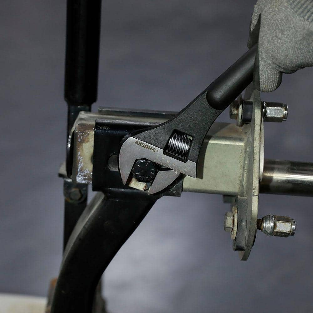 Husky 15 in. Adjustable Construction Spud Wrench (2)