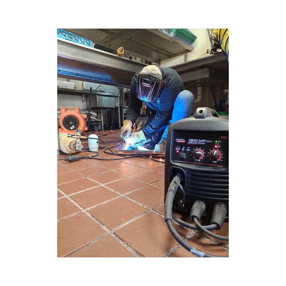 Lincoln Electric 180 Amp Weld-Pak 180i Multi-Process Stick/MIG/Flux-Core/TIG, 120V or 230V Aluminum Welder with Spool Gun sold separately (2)