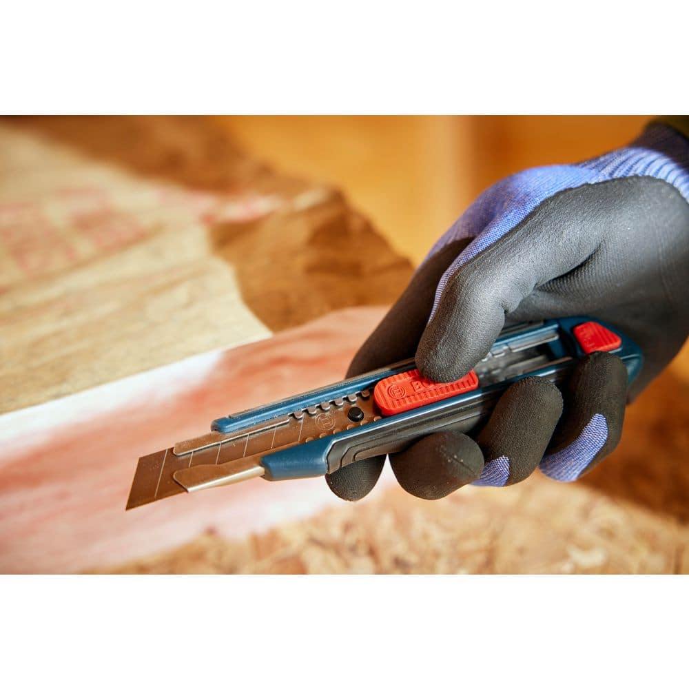 Bosch 8 mm Snap-Off Utility Knife with Soft Grip, Slider Mechanism, and Integrated Blade Snap (2)