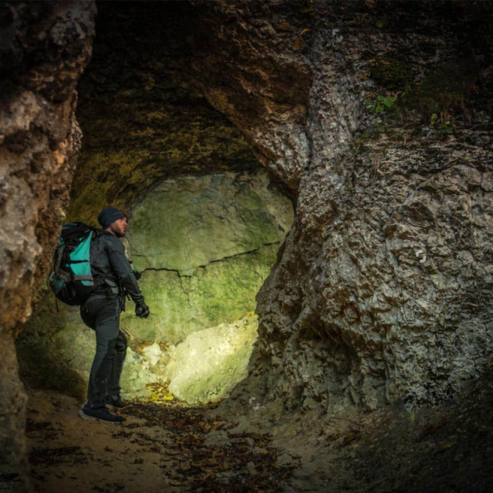 Defiant 1000 Lumens LED Slide-to-Focusing Alkaline Flashlight (3)