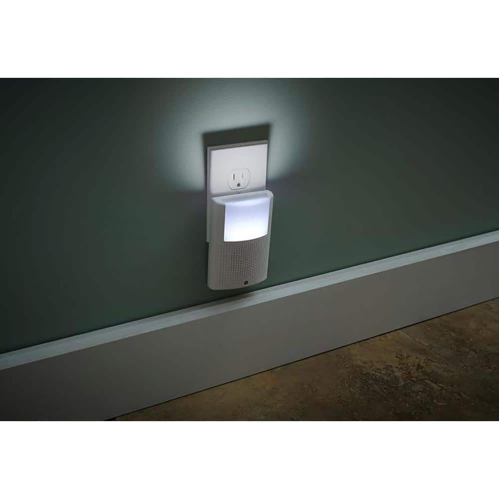 Defiant Wireless Plug-In Doorbell Kit with LED Night Light and Wireless Push Button, White (2)