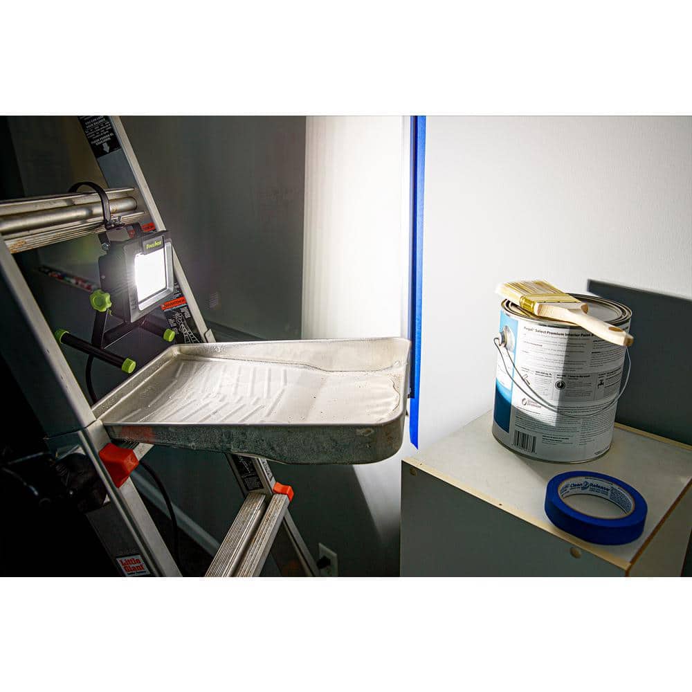PowerSmith 2,000 Lumens Portable LED Work Light with Metal Hook and 5 ft. Power Cord (3)