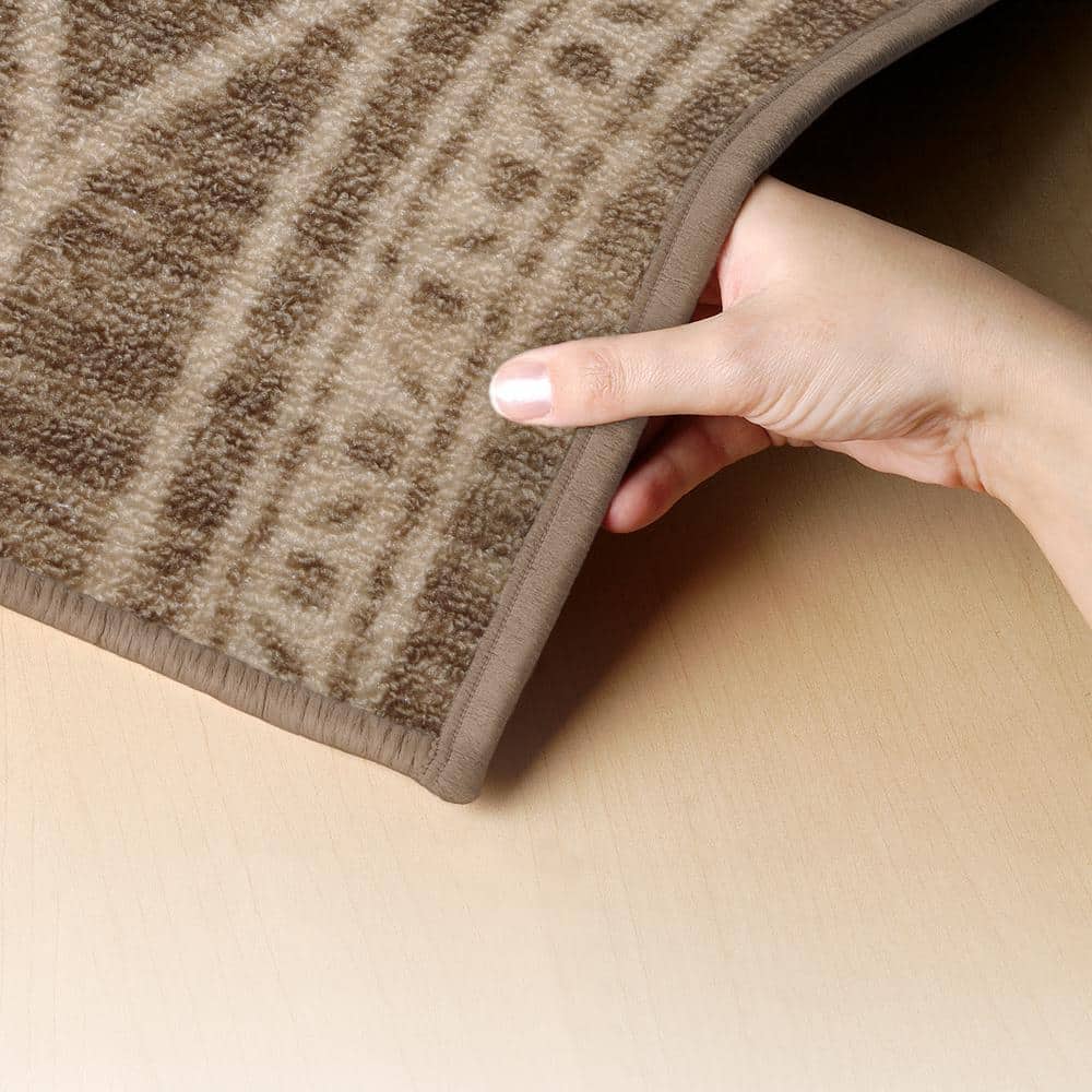 Unbranded Multy Edge Pecan 1.5 in. x 30 in. Rug Runner Edge (4)