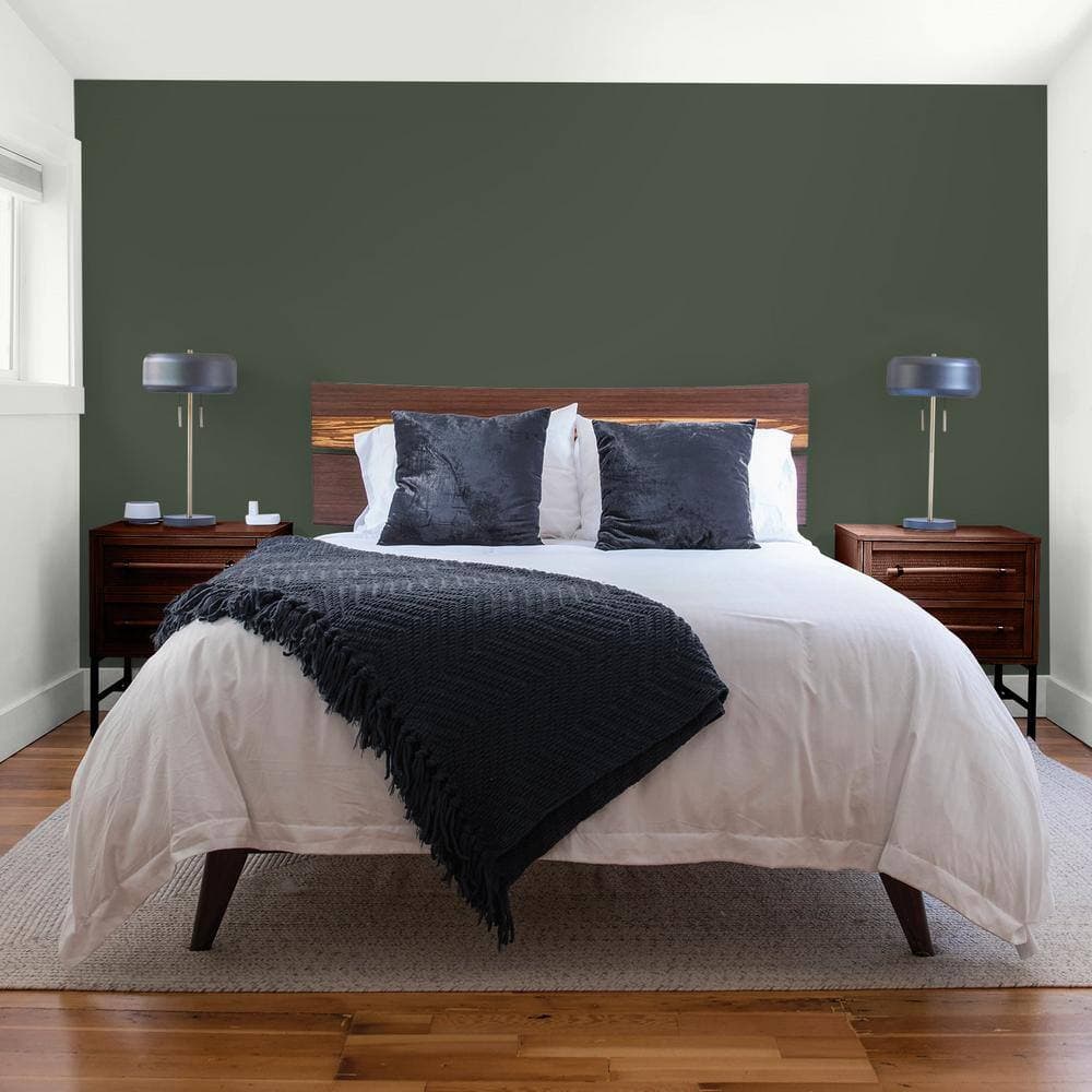 Glidden Diamond 1 qt. PPG1033-7 Charcoal Smoke Flat Interior Paint with Primer (4)
