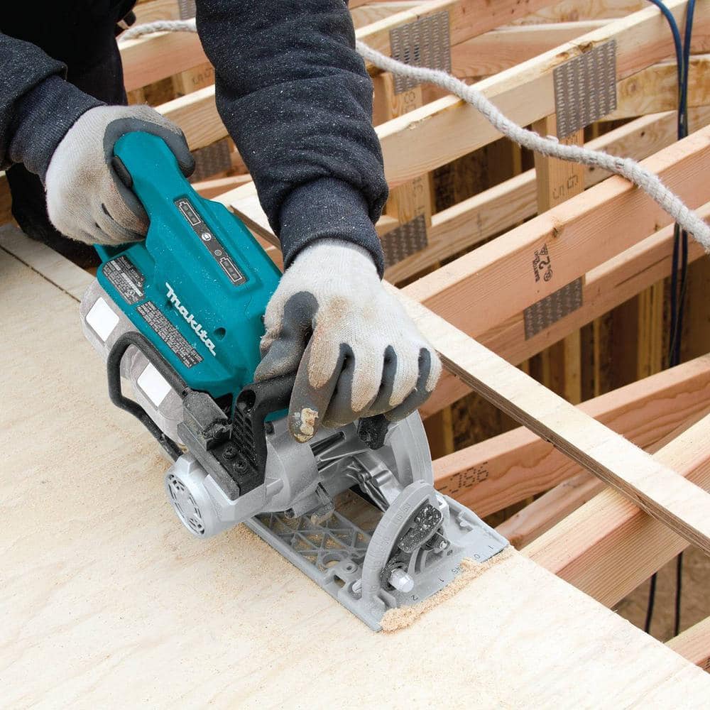 Makita 18V X2 LXT (36V) Brushless Cordless Rear Handle 7.25 in. Circular Saw (Tool-Only) with 7.25 in. Saw Blade (4)