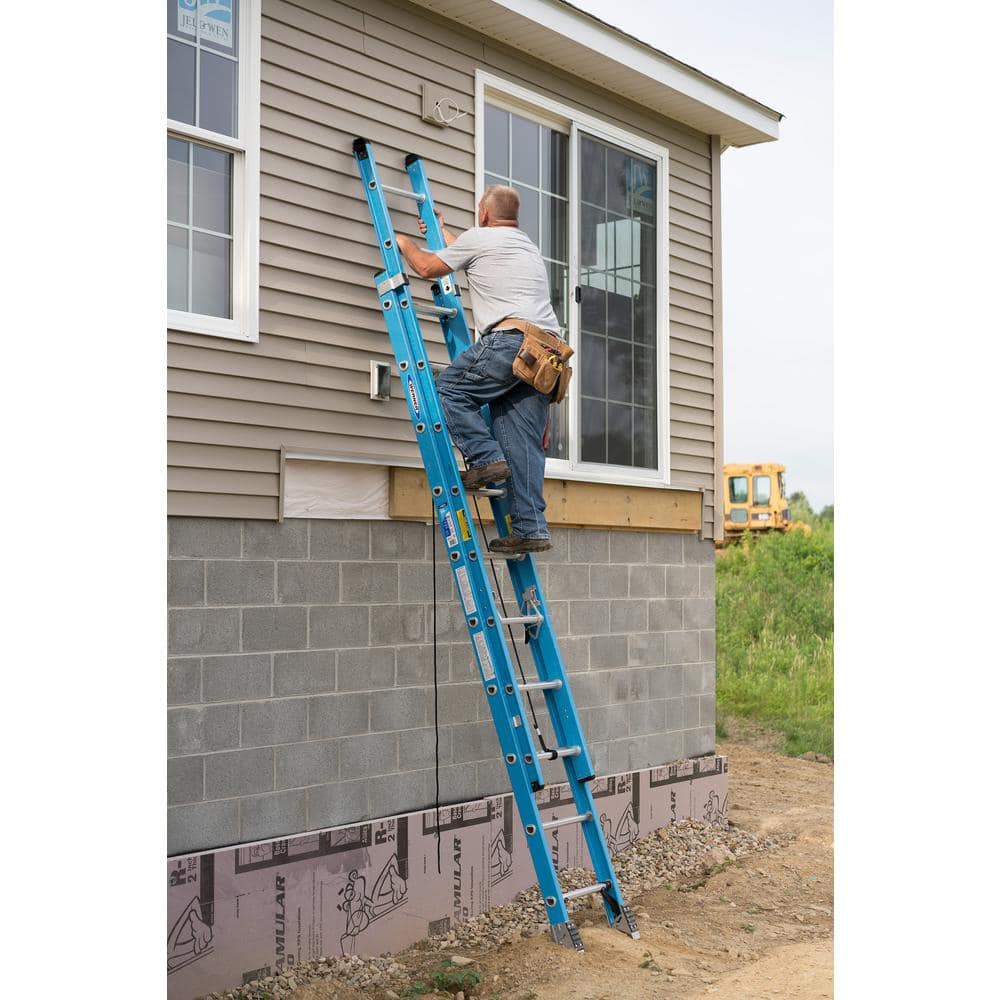 Werner Fiberglass Extension Ladder (19 ft. Reach Height) with 250 lb. Load Capacity Type I Duty Rating (2)