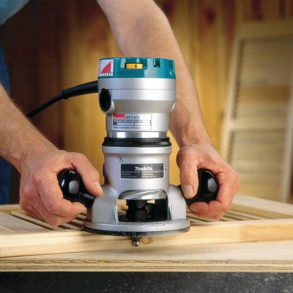 Makita 11-Amp 2-1/4 HP Router (2)