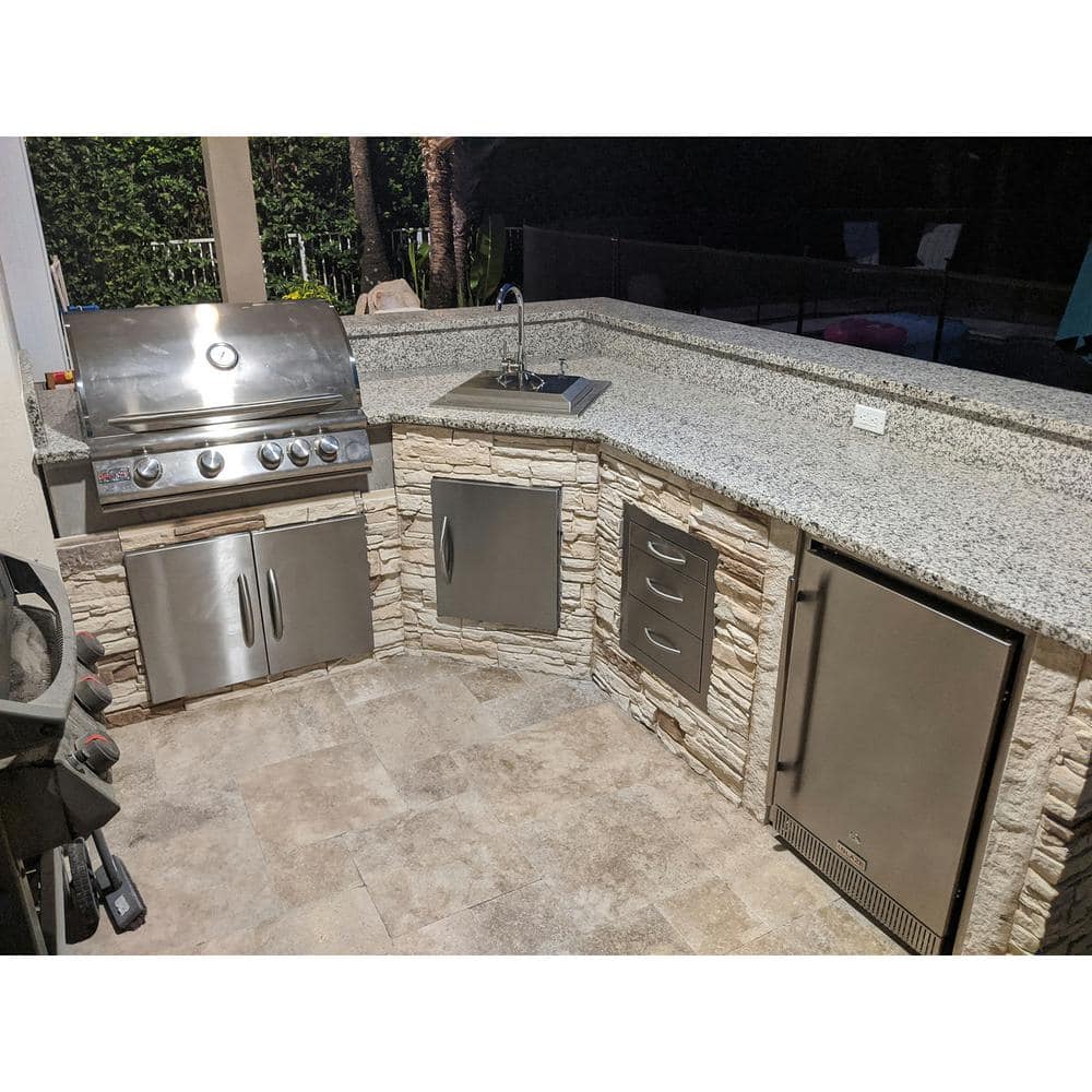 GenStone Stacked Stone 1.25 in. x 3.5 in. x 42 in. Vanilla Bean Faux Stone Siding Trim (2)