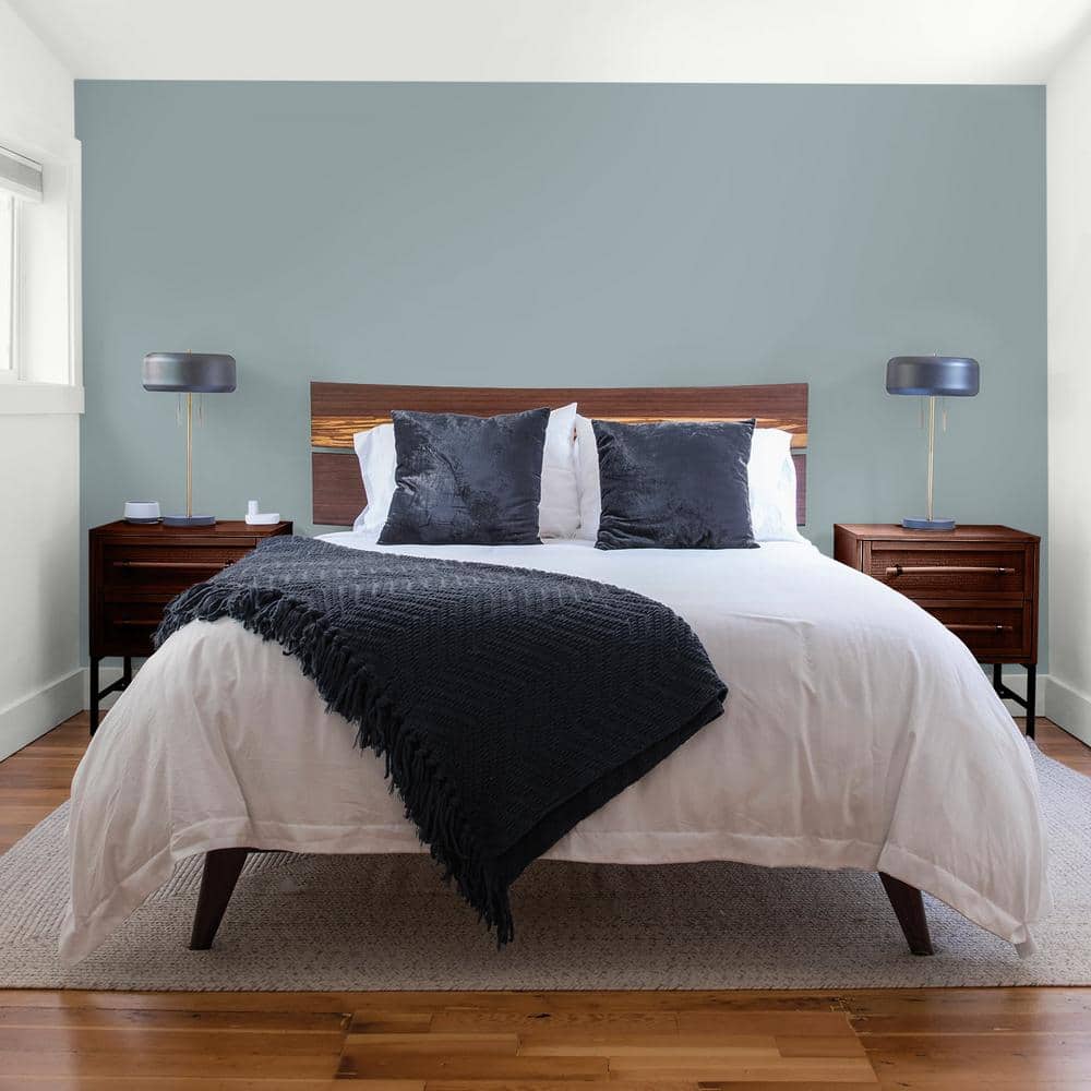 Glidden Diamond 1 gal. #PPG1036-4 After The Storm Flat Interior Paint with Primer (4)