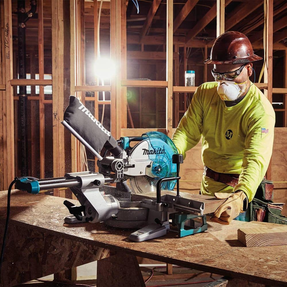 Makita 10" Slide Compound Miter Saw (3)