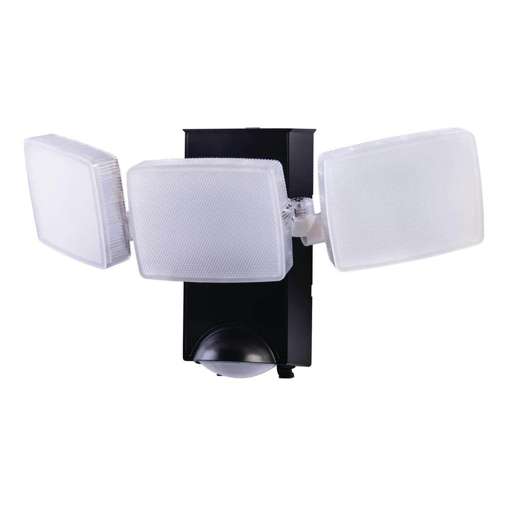 Defiant 270°  Black Motion Sensor Battery Powered Outdoor 3-Head Dusk to Dawn LED Security Flood Light 1300 Lumens (2)