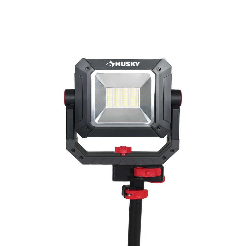 Husky 5000 Lumens LED Rechargeable Work Light (4)