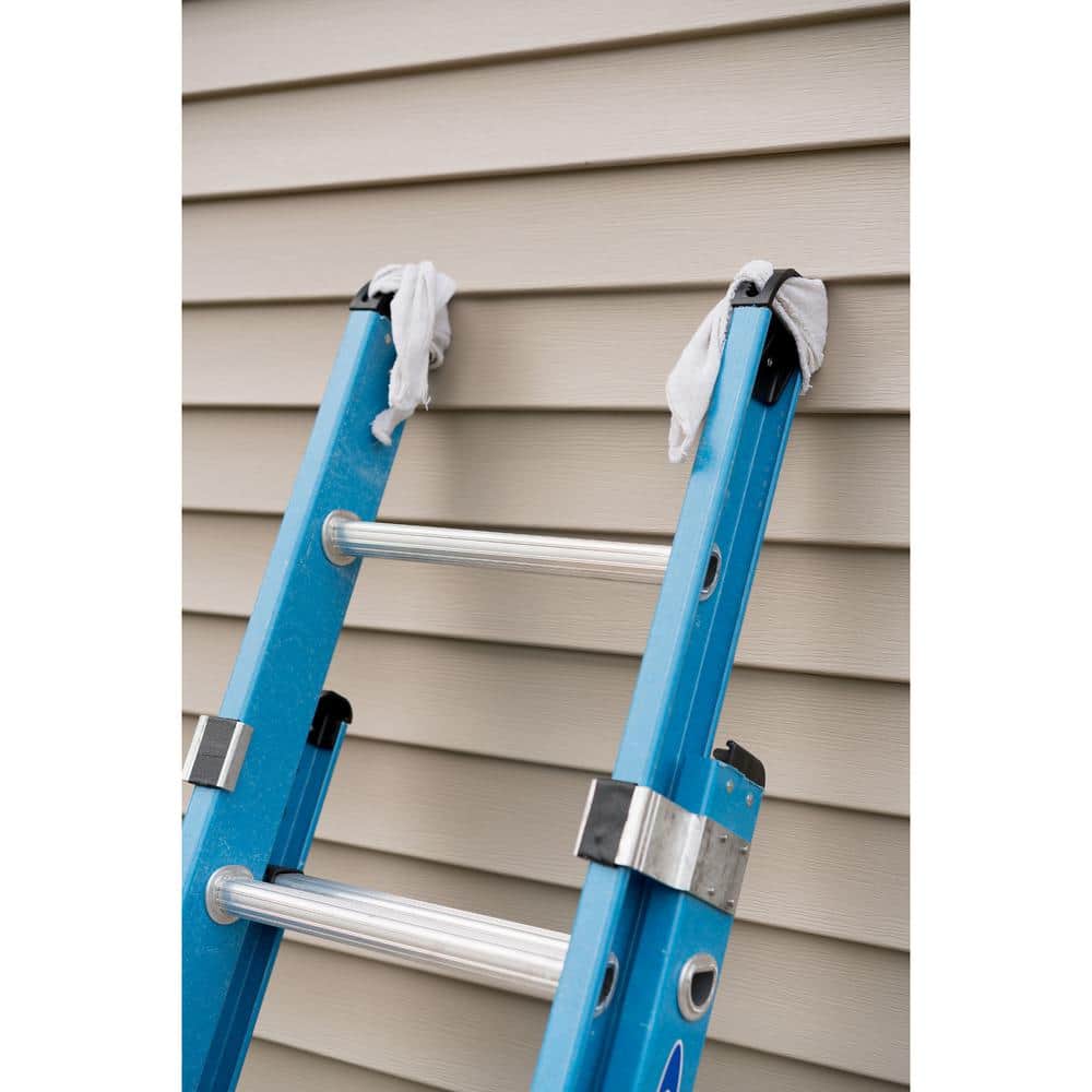 Werner Fiberglass Extension Ladder (19 ft. Reach Height) with 250 lb. Load Capacity Type I Duty Rating (3)