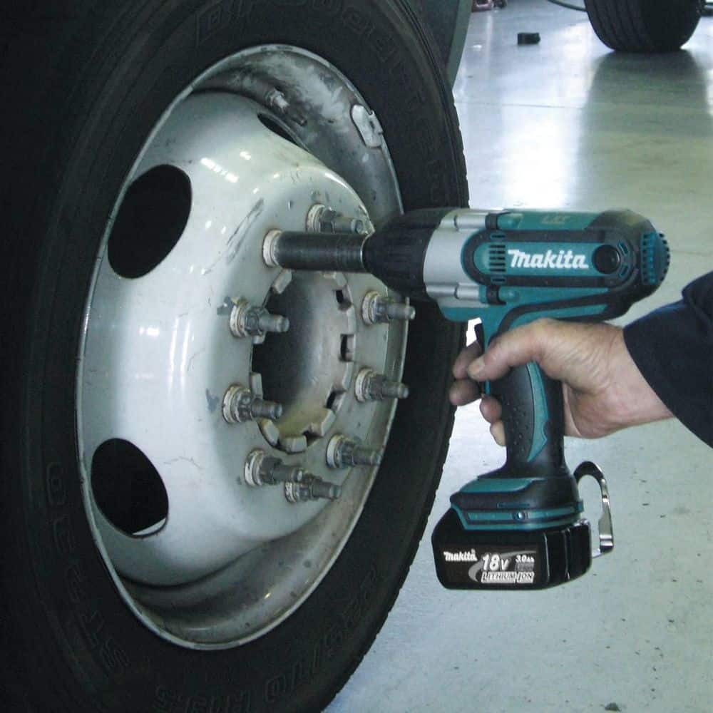 Makita 18V LXT Lithium-Ion Cordless . Sq. Drive Impact Wrench Kit, (3.0Ah) (2)
