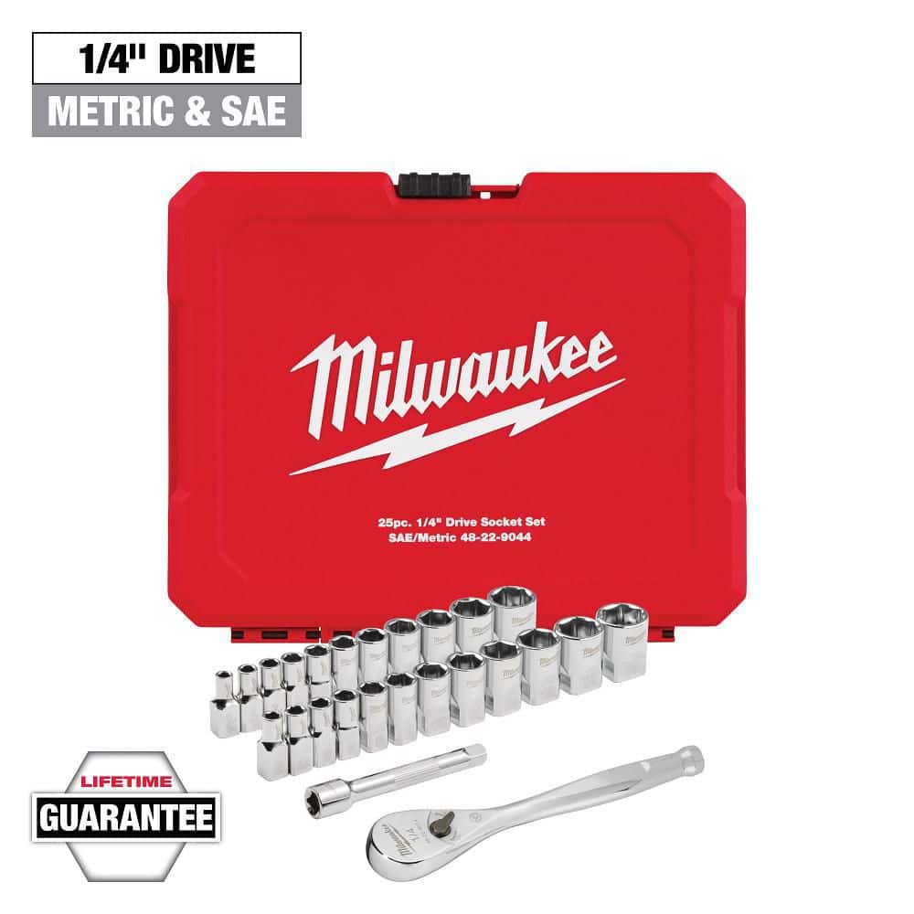 Milwaukee . Drive Ratchet and Socket Mechanics Tool Set