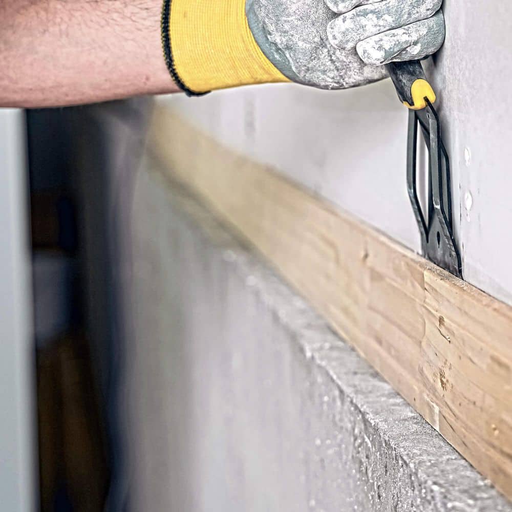 DEWALT 4-in-1 Trim Puller (2)