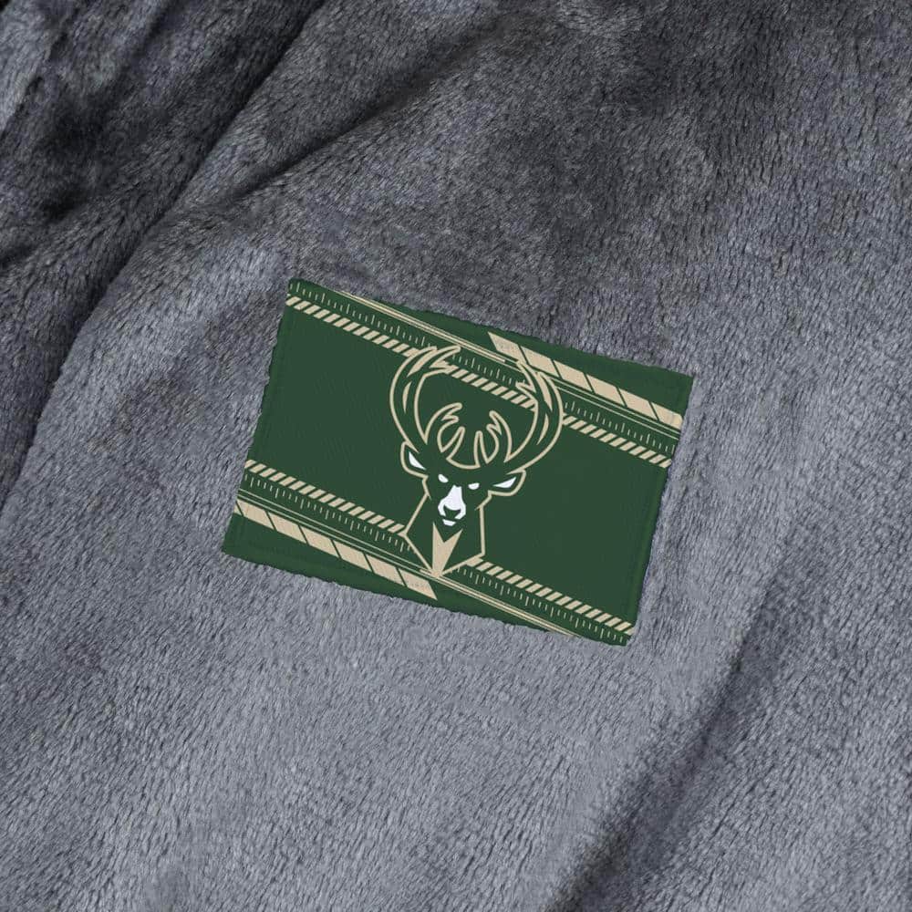 THE NORTHWEST GROUP NBA Bucks Fast Track Charcoal S/M Bath Robes and Wraps (2)