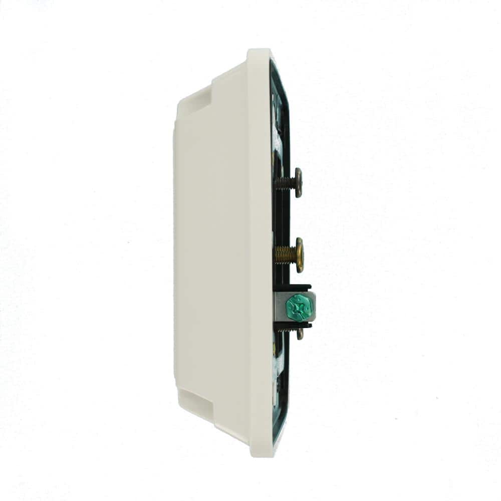 Leviton Amp 125 V Industrial Quadplex Outlet/Receptacle, (1-Pack) (3)