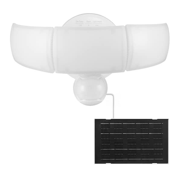 Defiant MaxDetect 240° White Motion Sensor Solar Powered Outdoor Security Light 3-Head Flood Light Integrated LED 2100 Lumens