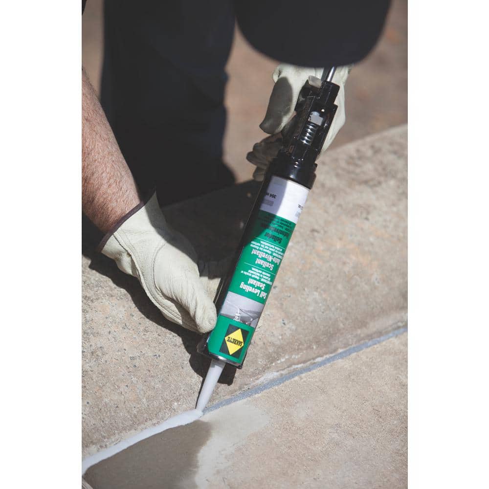 SAKRETE 10.1 oz. Polyurethane Self Leveling Sealant (4)