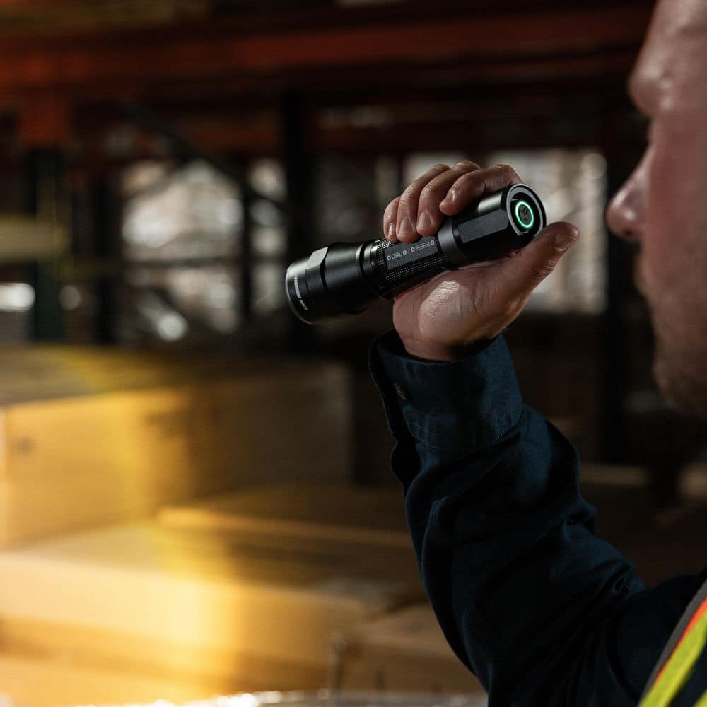 Husky 1500 Lumens Dual Power LED Rechargeable Tactical Focusing Flashlight (4)