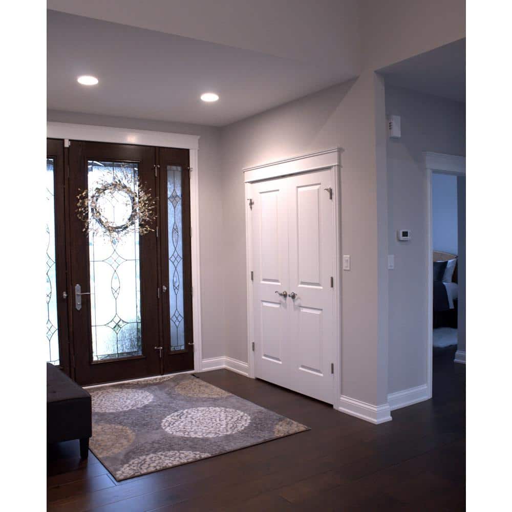 HOUSE OF FARA 11/16 in. x 1-1/16 in. x 96 in. Prefinished White Wood Poplar Finger-joined Back Band Drip Cap Moulding (2)