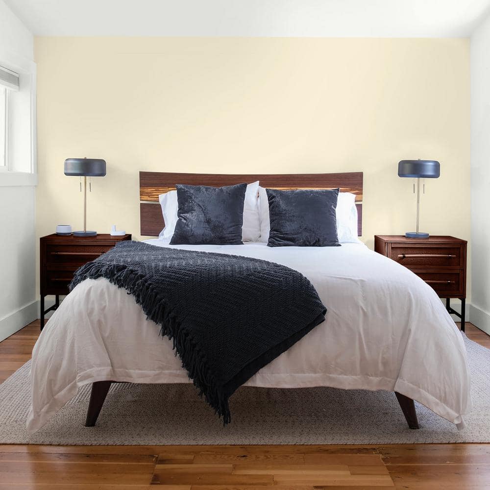 Glidden Premium 1 gal. PPG1094-1 Irresistible Flat Interior Latex Paint (4)
