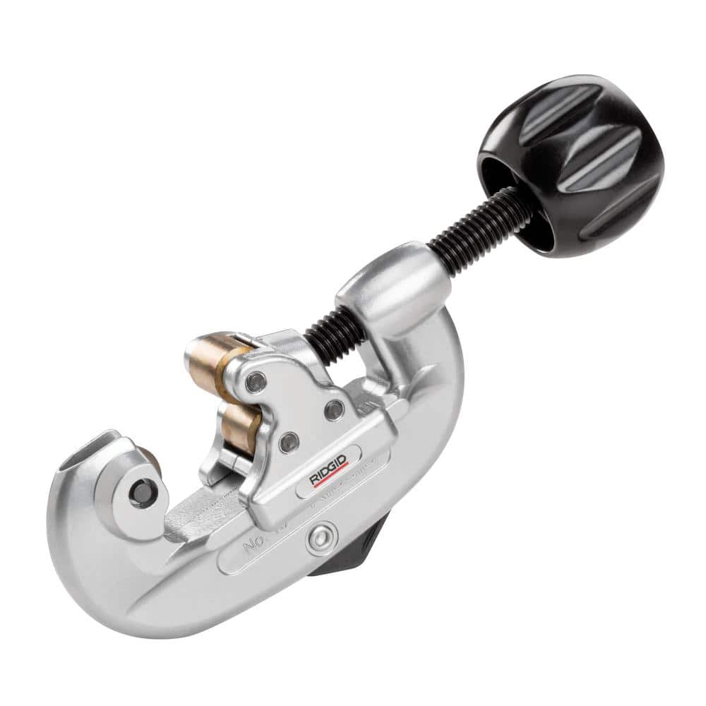 RIDGID 3/16 in. to 1-1/8 in. Model 15 Screw Feed Copper Pipe & Aluminum Tubing Cutter w/ Fold Away Reamer + Spare Wheel (1)