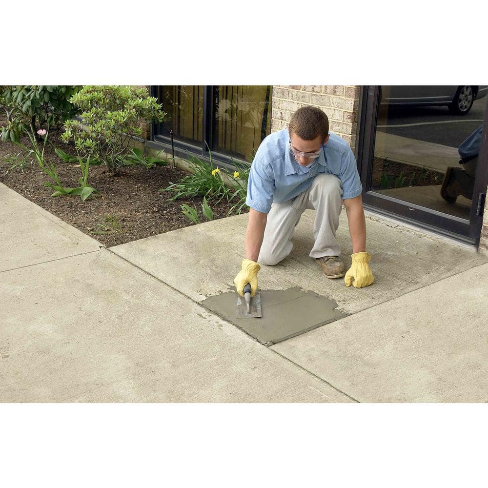 Quikrete 20 lbs. Re-Cap Resurfacer - Trowel Grade (2)