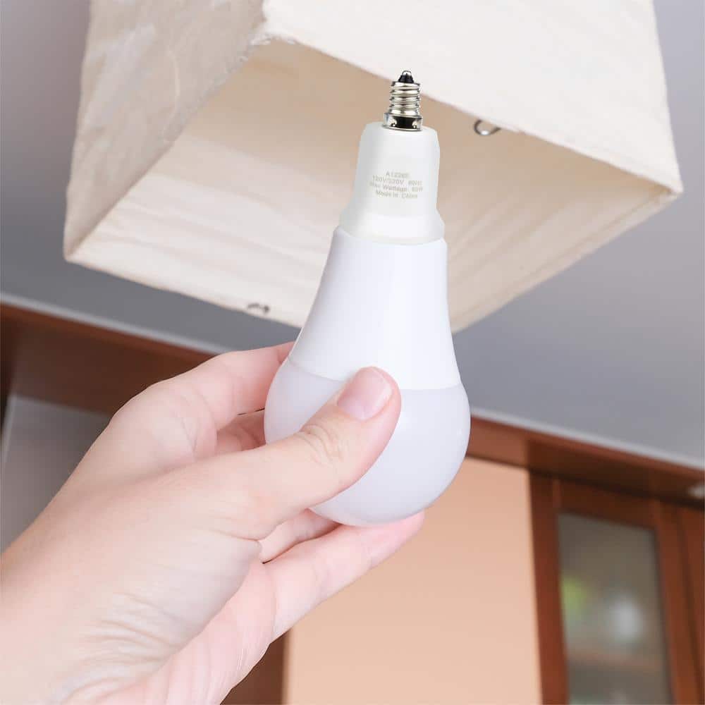 Adamax Candelabra to Standard Base (E12 to E26) Light Bulb Adapter (3)