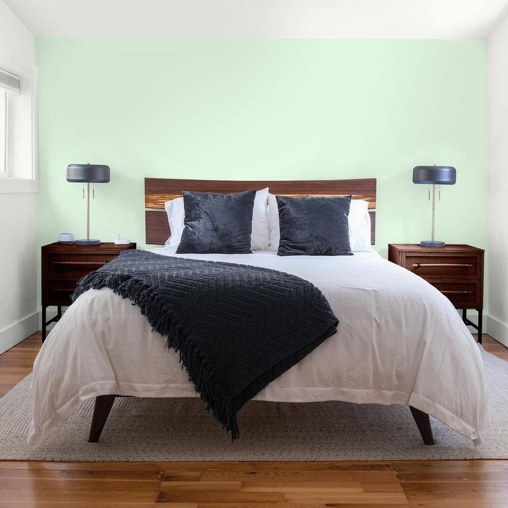 Glidden Premium 1 qt. PPG1131-2 Herbal Mist Flat Interior Latex Paint (4)