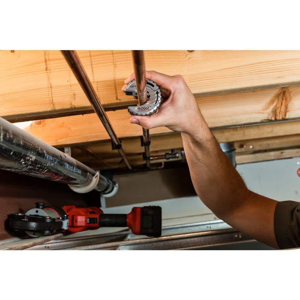 RIDGID 1/2 in. to C34 "C" Style Close Quarters Quick Change Pipe & Tubing Cutter w/ Spring Loaded Cutting Wheel (3)