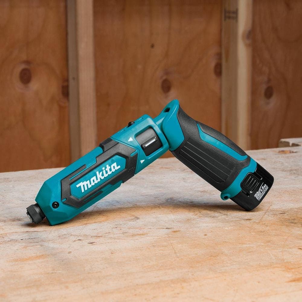 Makita 7.2V Lithium-Ion Cordless 1/4 in. Hex Impact Driver Kit (3)