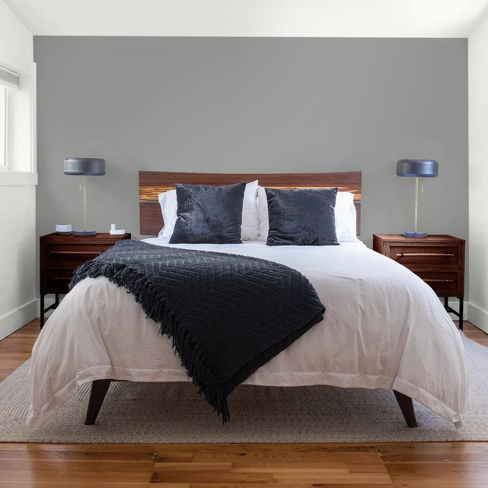 Glidden Essentials 1 gal. PPG0996-4 Cloudy Slate Flat Interior Paint (4)