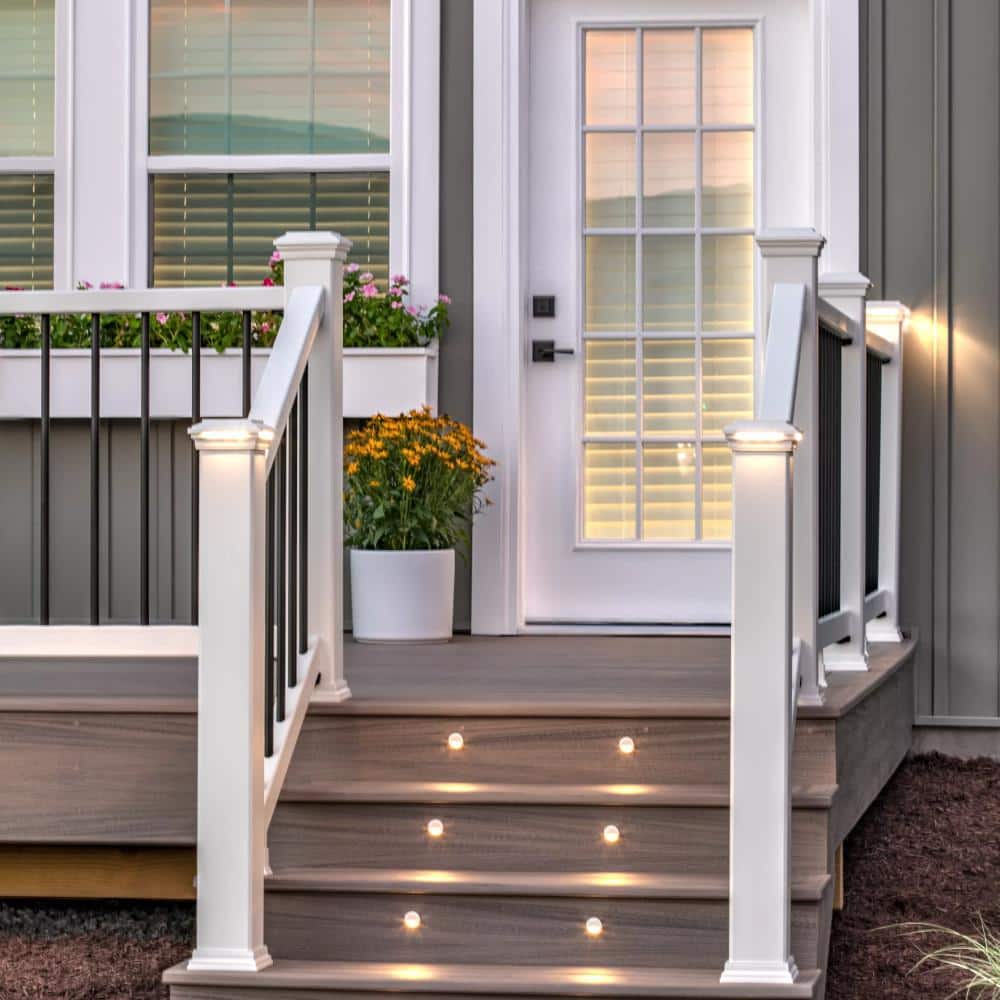 Trex Select 6 ft. x 36 in. T-Rail Stair White with Aluminum Round Black Balusters (2)