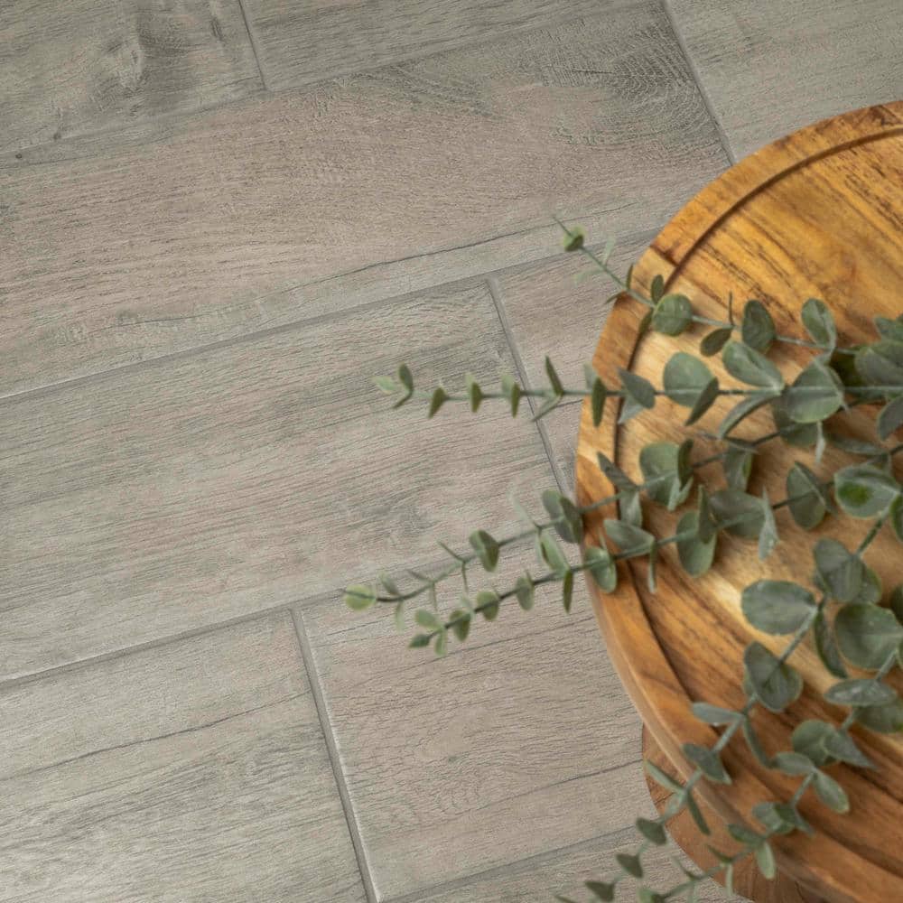 MSI Westwood Liath Gray 8 in. x 24 in. Matte Porcelain Wood Look Floor and Wall Tile (1.33 sq. ft./Each) (4)