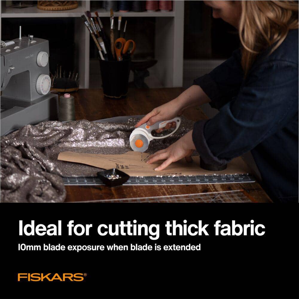 Fiskars Rotary Utility Knife with 60 mm Blade (2)