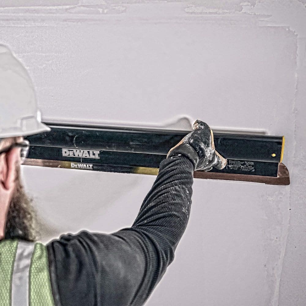 DEWALT 24 in. Skimming Blade with Composite Handle (2)