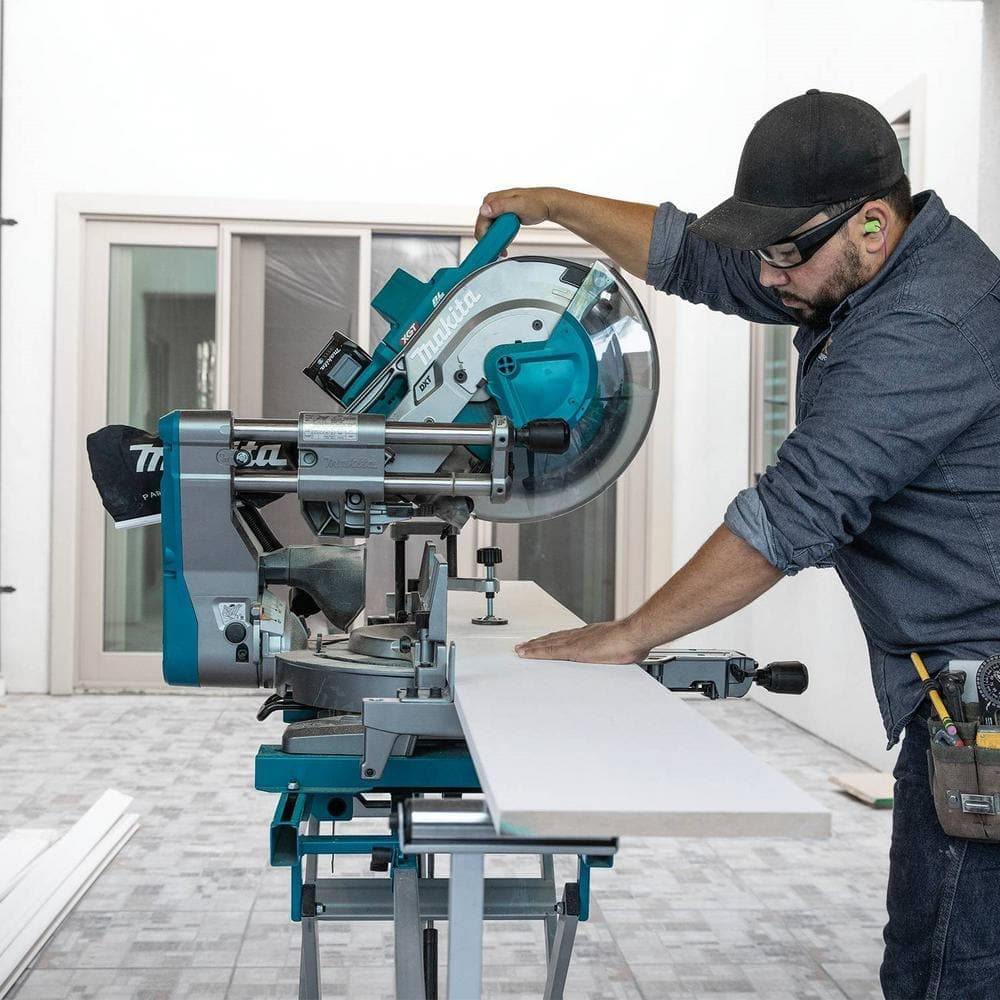 Makita 40V max XGT Brushless Cordless 12 in. Dual-Bevel Sliding Compound Miter Saw Kit, AWS Capable (4.0Ah) (3)